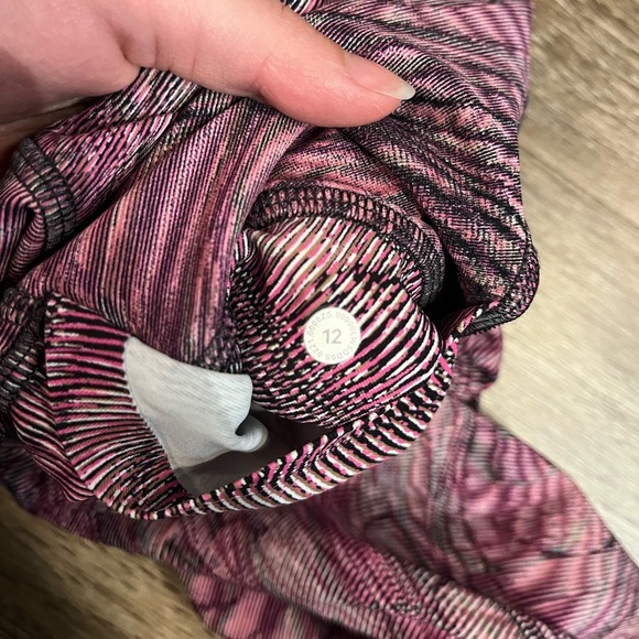 Lululemon Swift Speed High-Rise Tight 28" in Dimensional Sonic Pink Multi Sz 12 - Picture 8 of 8